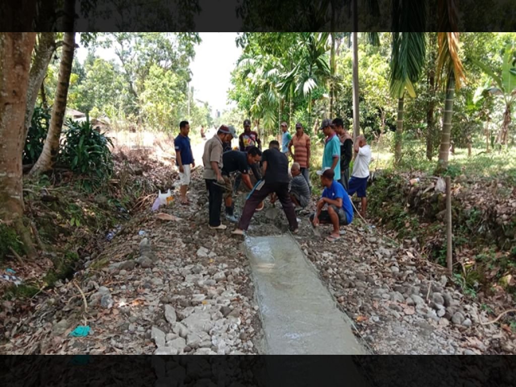 Warga Dusun III Giri Maju