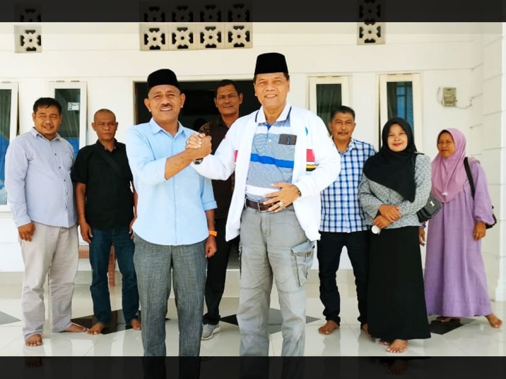 Mantan Bupati Irfendi Arbi, Berdecak Kagum Pada H.Safni Sikumbang Paslon SAKATO