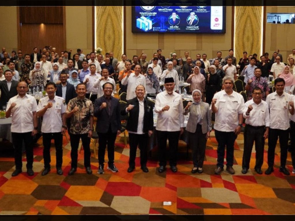 Forum Investasi 2025: Sumbar Bidik Pusat Investasi Energi Hijau
