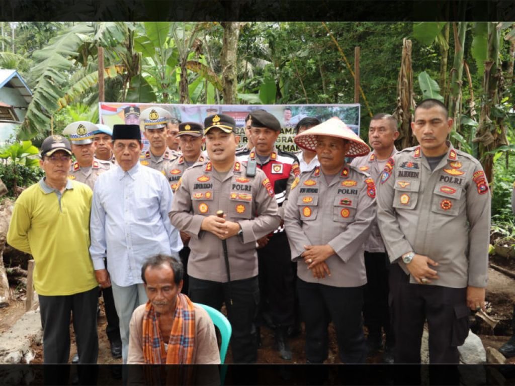 Kapolres Pariaman Letakkan Batu Pertama Pembangunan Rumah Gratis di 4 Koto Aur Malintang