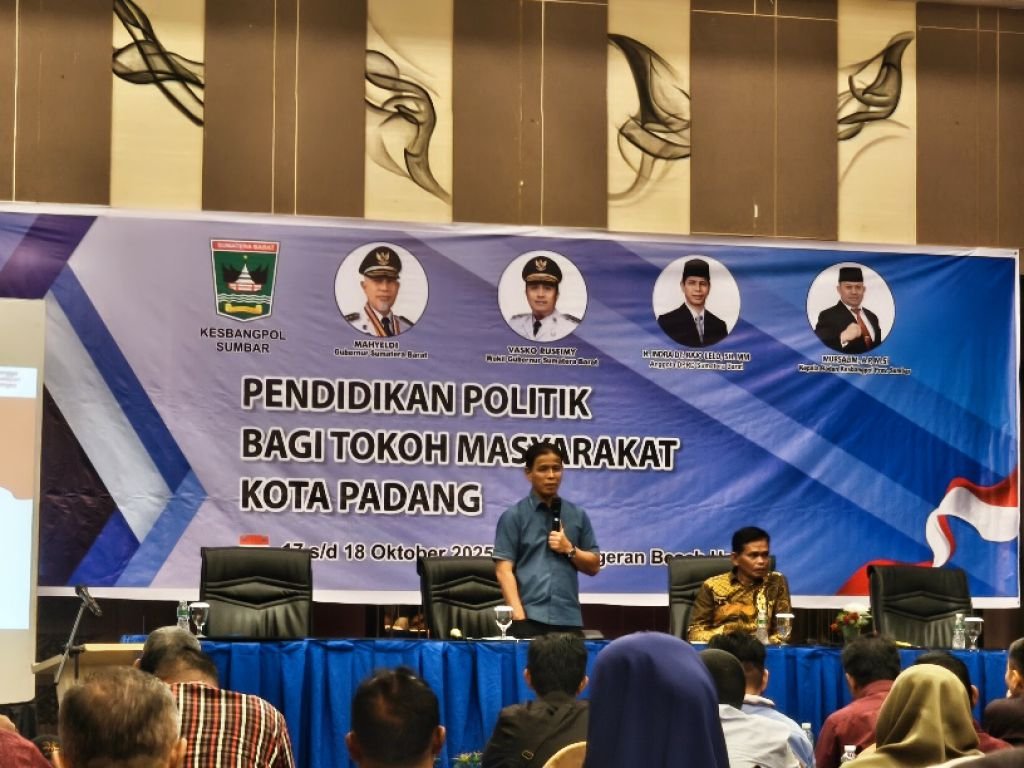 Tokoh Masyarakat Padang Ikuti Bimtek Pendidikan Politik: Dorong Pemahaman Berpolitik Sehat dan Beretika
