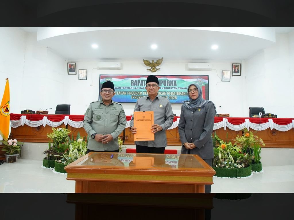 Gelar Rapat Paripurna, DPRD Setujui 10 Propemperda Kabupaten Tanah Datar