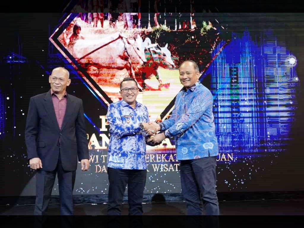 Luar Biasa Fotografi Jurnalistik Pemkab Tanah Datar, Boyong RRI Award 2025 ke Batusangkar