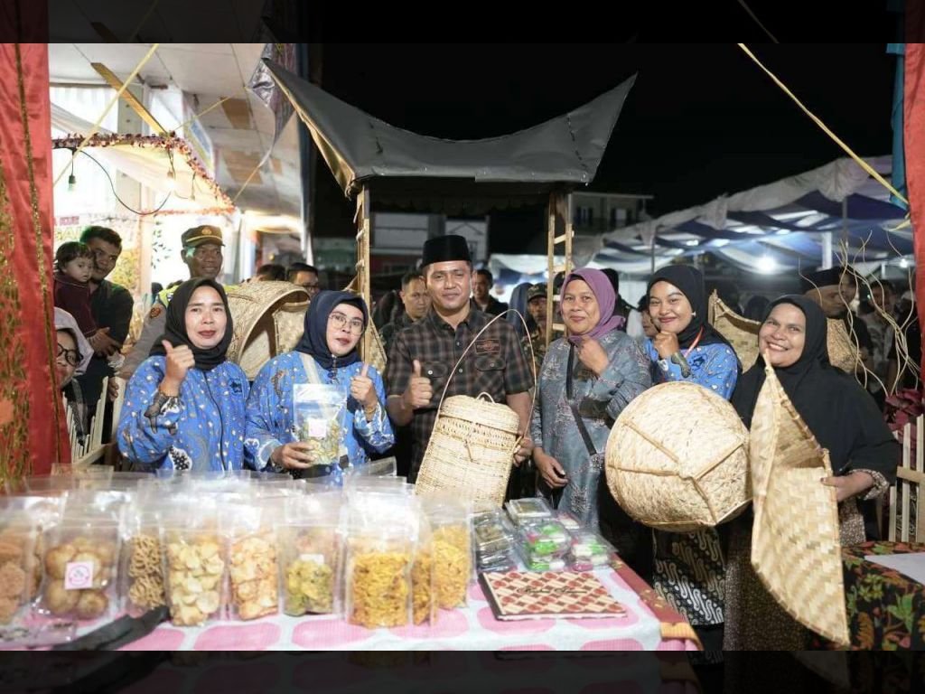 Bupati Solok Takjub, Pameran UMKM Nagari Surian Tampilkan Rupa-Rupa  Kerajinan Rumah Tangga