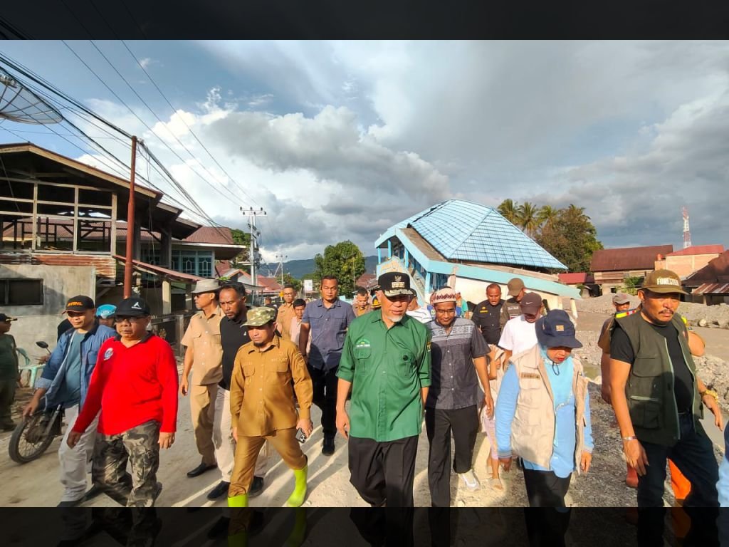 Perhatian Gubernur Sumbar Tumpah Saat Tinjau Lokasi Bencana Hidrometeorologi di Kabupaten Solok