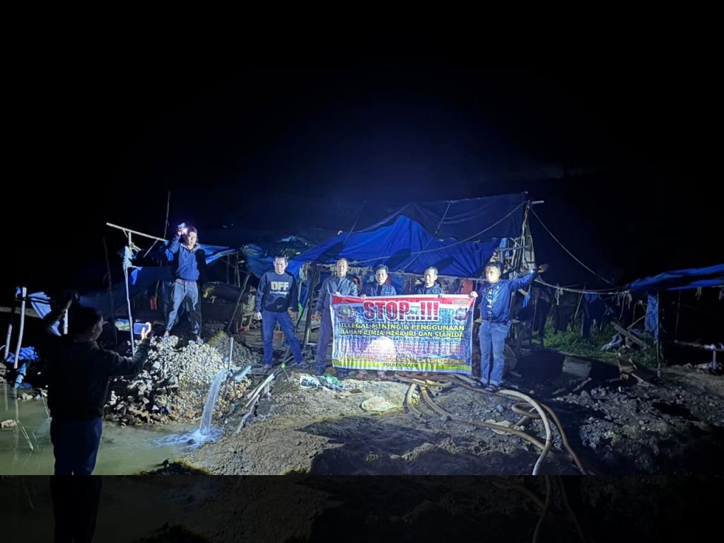 Berantas PETI, Tim Gabungan Polres dan Kodim Solok Razia Lokasi Tambang Ilegal di Supayang}