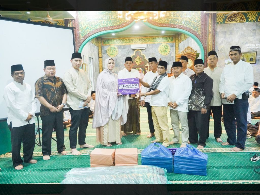 Jamaah Masjid Besar Babussalam Sambut Hangat Kunjungan TSR 1 Dharmasraya, Annisa Paparkan Komitmen Membangun Pulau Punjung