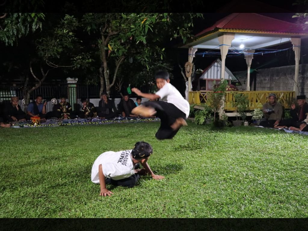 Sasaran Silek Gantung Ciri Silaturahmi, Suguhkan Penampilan Mamancak Jelang Puasa Ramadhan 1447 H