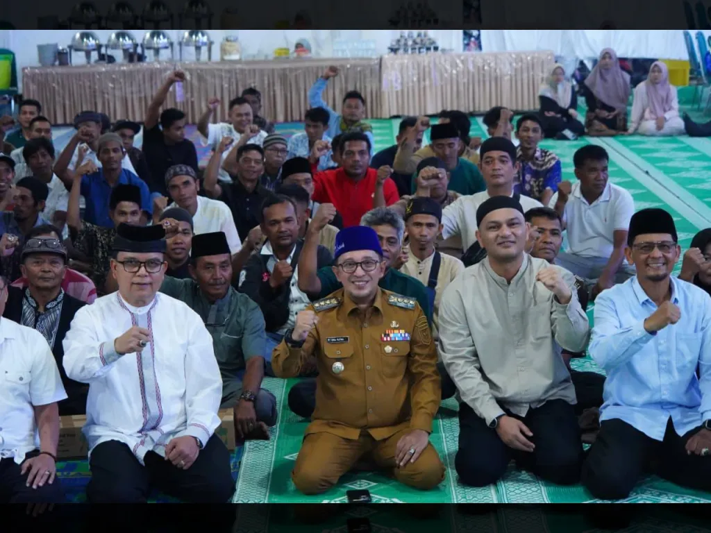 Kompak bersama Petugas Kebersihan