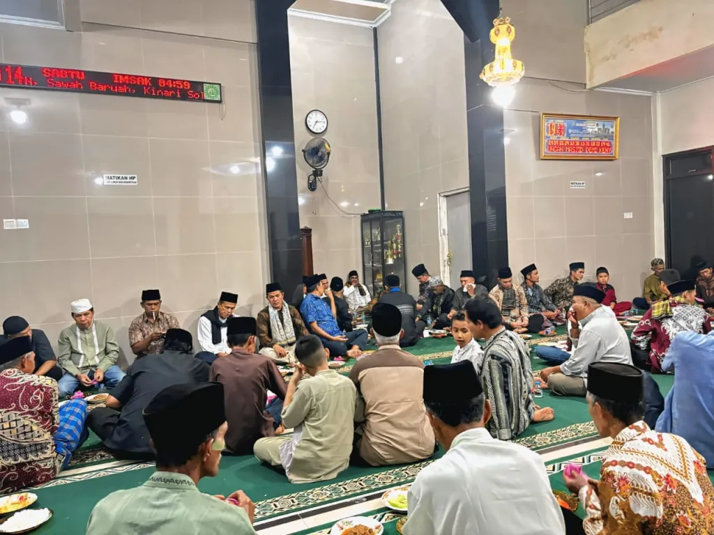 Wabup Candra Takjub dengan Tradisi Mengunci Shaum Ramadhan di Kinari: Moment Saling Memaafkan 