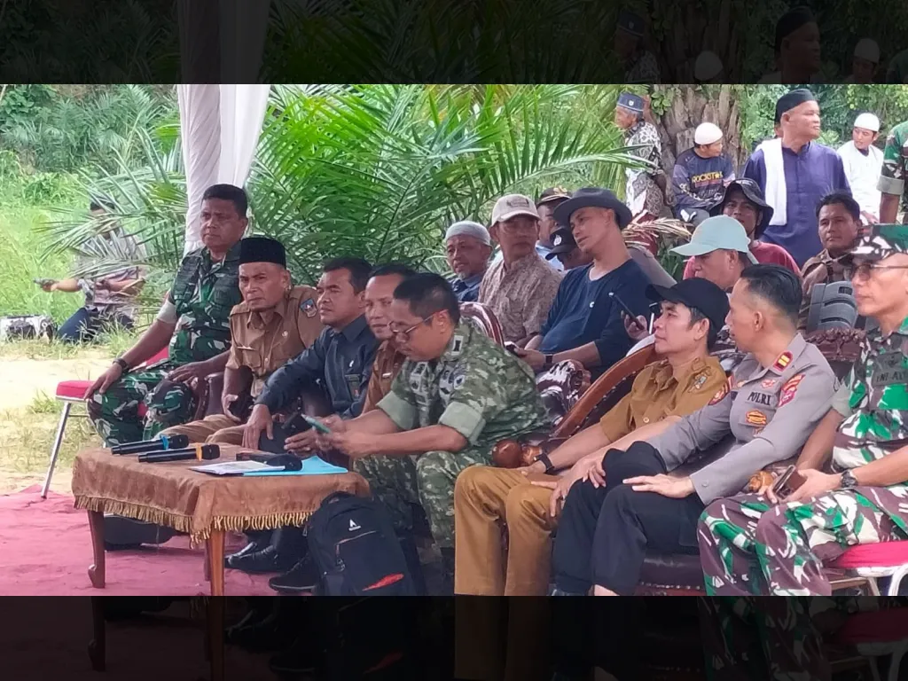 Serimoni peresmian bersamaan dengan peluncuran 200 jembatan lainnya