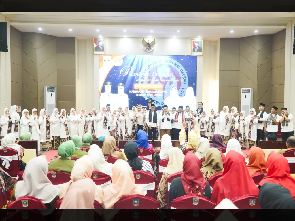 Foto berama pengurus Dekranasda