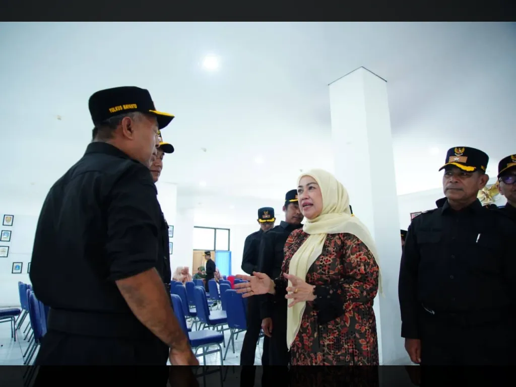 Para wali nagari berbincang dengan Ketua TP-PKK Kabupaten Tanah Datar  Ny. Lise Eka Putra