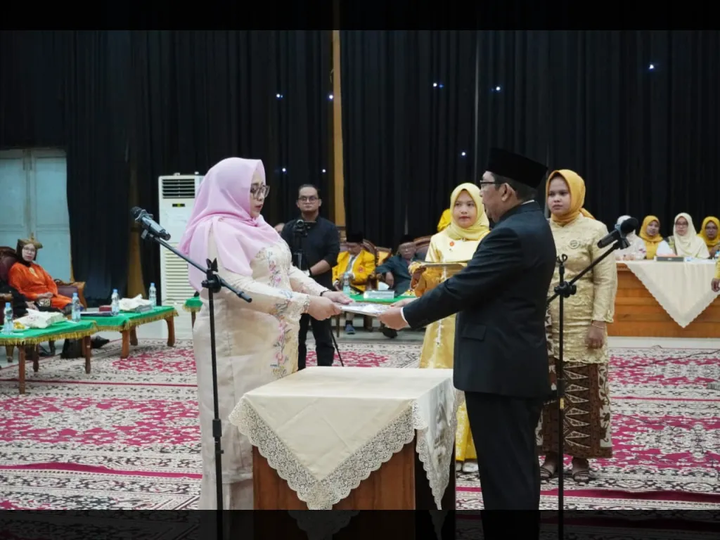 Rica Mega Sari, Dosen Pertama dari Yayasan Dipercaya Menjadi Rektor UMMY Solok}