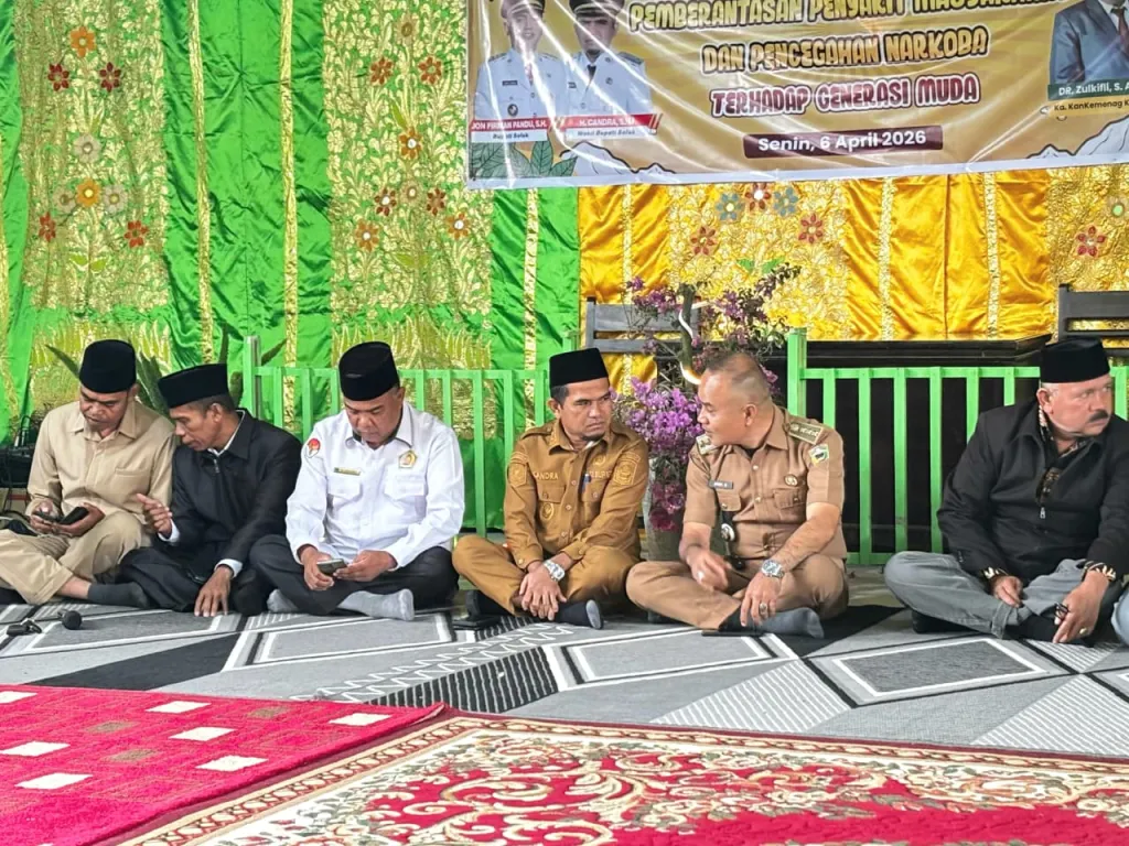 Silaturahmi dalam kegiatan halal bi halal suku Koto Paninggahan