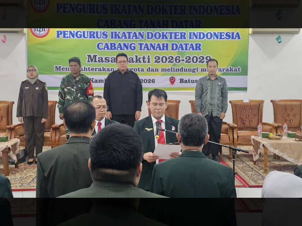 Dihadapan Wabup Ahmad Fadly, IDI Tanah Datar Dilantik dengan Harapan Peningatan Layanan Kesehatan 