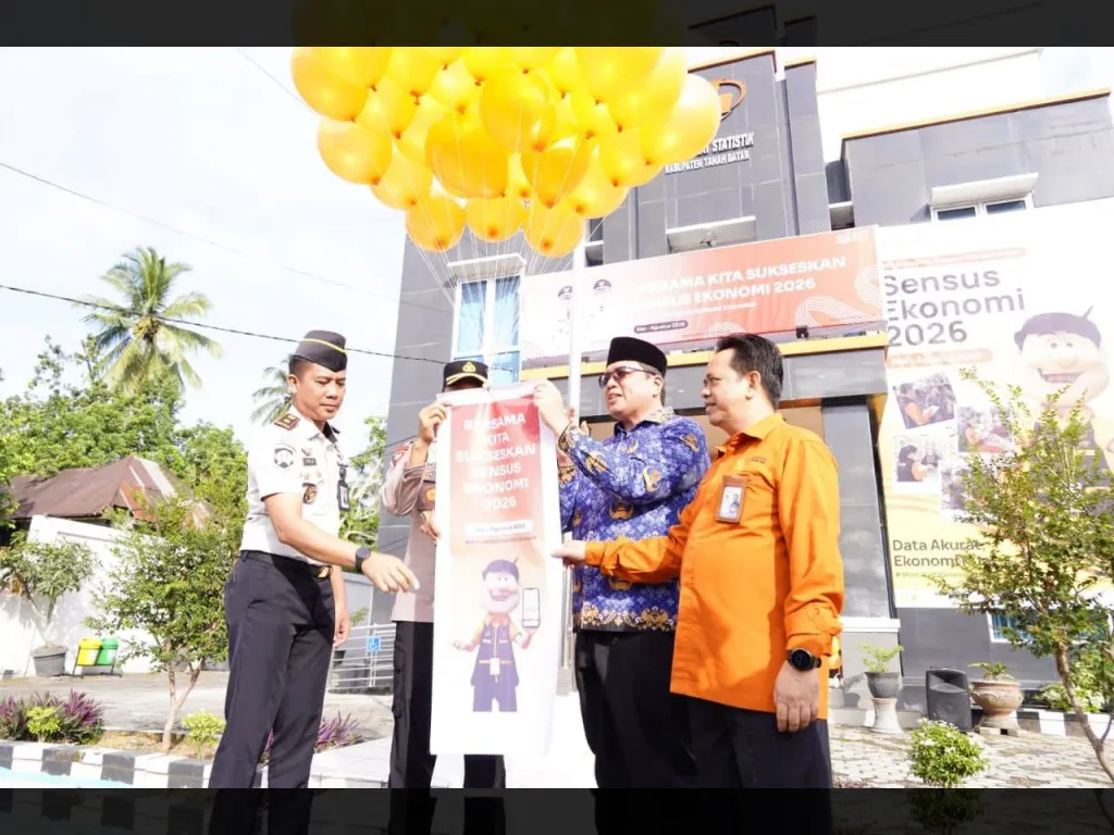 Wabup Ahmad Fadly lepas balon pencanganan SE 2026