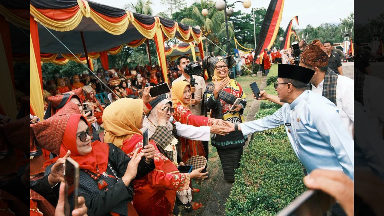 Semarak suasana festival Minangkabau di Tanah Datar