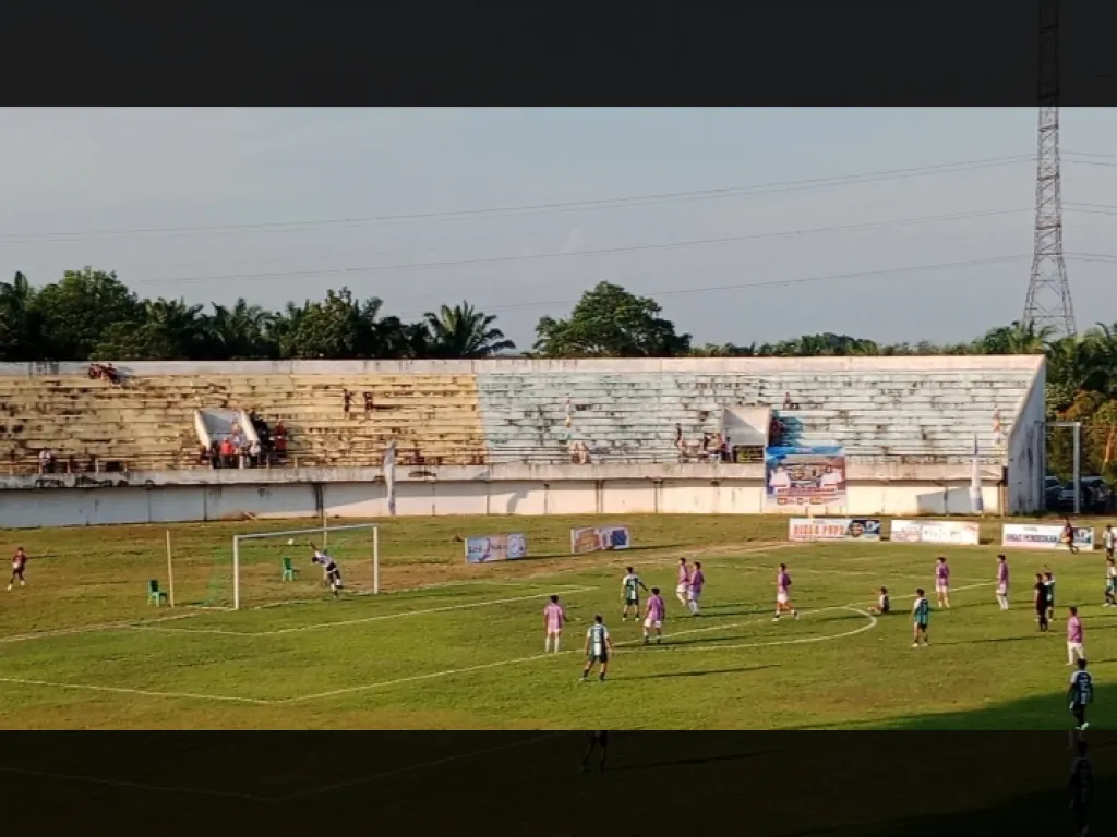 Suasana  laga perdana antara Siguntur FC melawan Gunung Medan FC