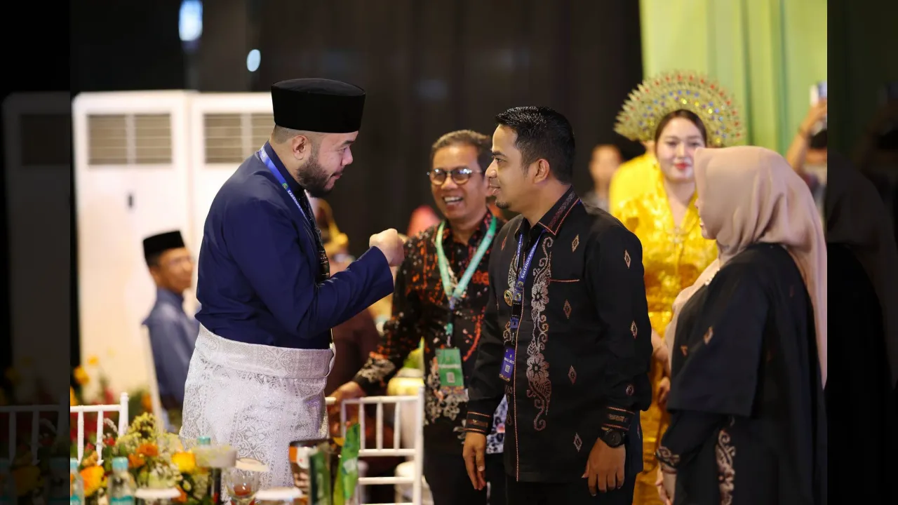 Suasana malam gala dinner di tengah kegiatan Apeksi di Medan