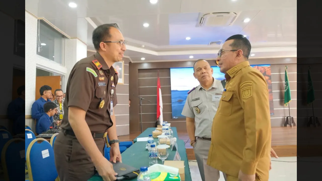 Bupati Tanah Datar Eka Putra ersama Kajati Sumbar
