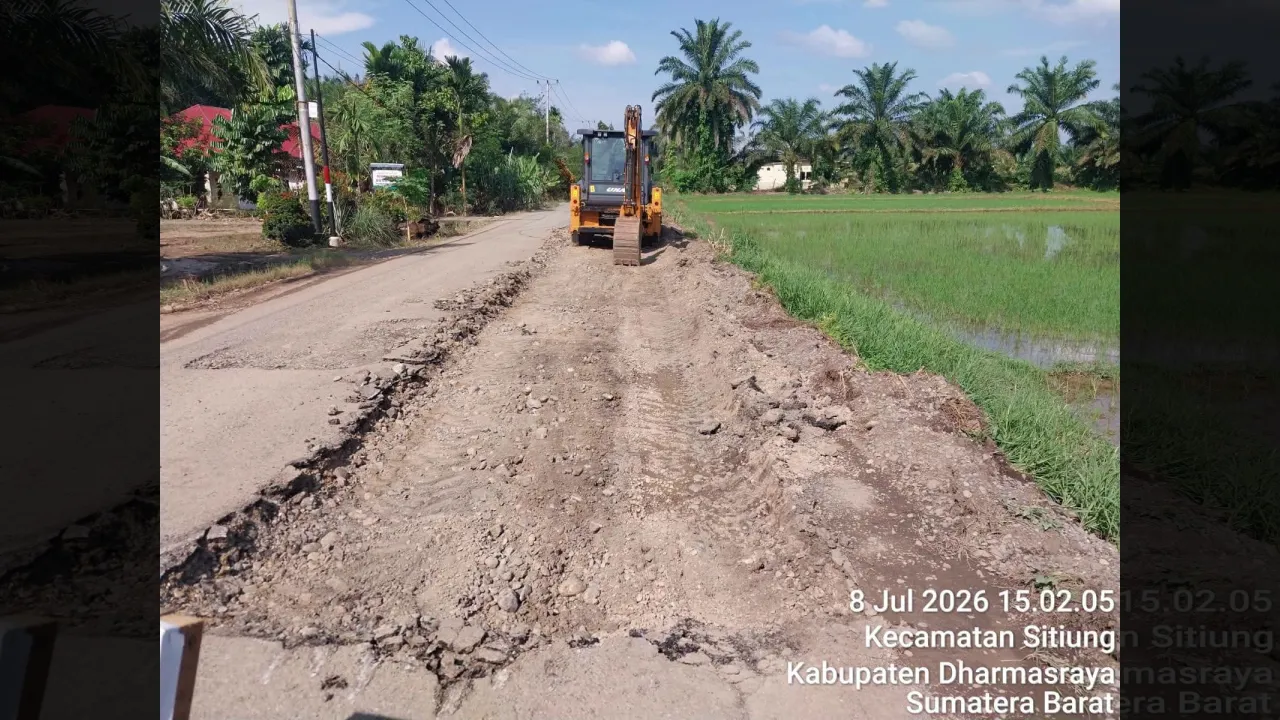 Proses Pengerjaan ruas Jalan Simpang Tiga Sitiung-Pulai