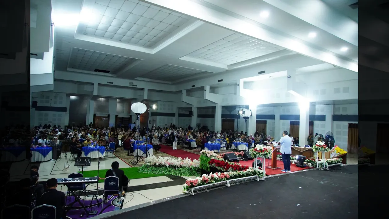 Suasana pembukaan Malam Puncak Pemilihan Duta RenRe Kanupaten tanah Datar 2026