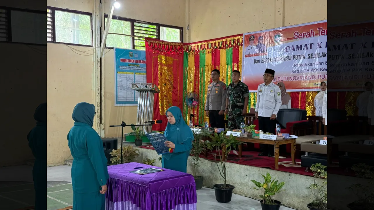 Ny. Lian Candra Lantik Ketua TP-PKK Kecamatan X Koto Diatas