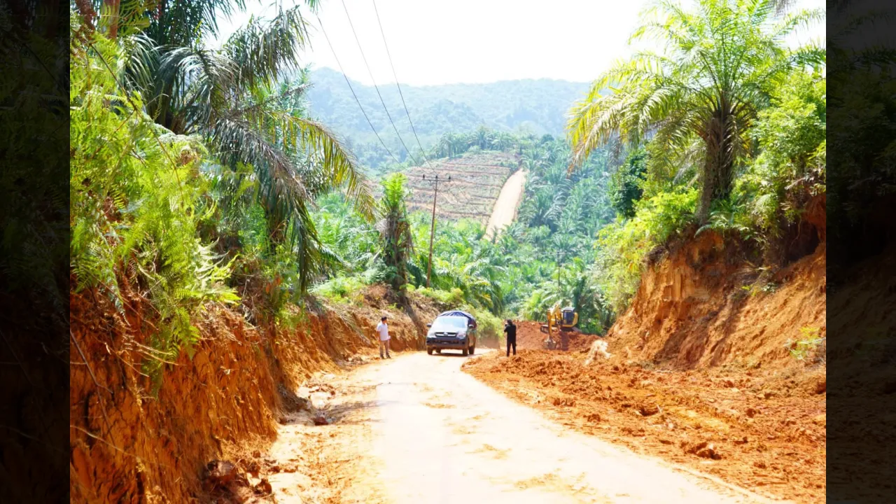 Ruas jalan bukit hujan ditingkatkan
