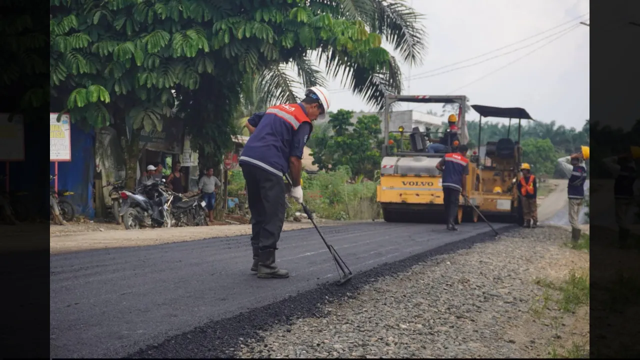 Ruas jalan Koto gadang mulai Licin