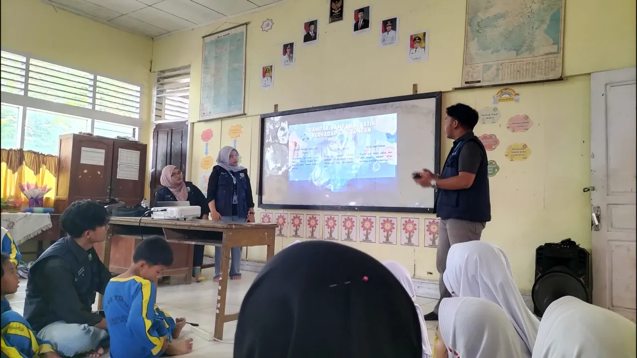Mahasiswa KKN Nagari Tikalak Universitas Andalas_3