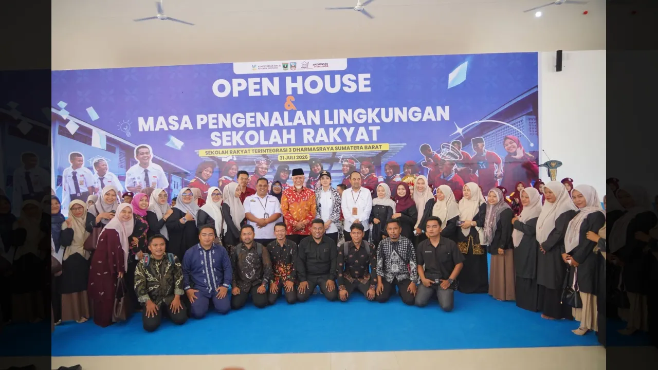 Foto bersama siswa yang mengikuti MPLS di SRT 3 Dharmasraya