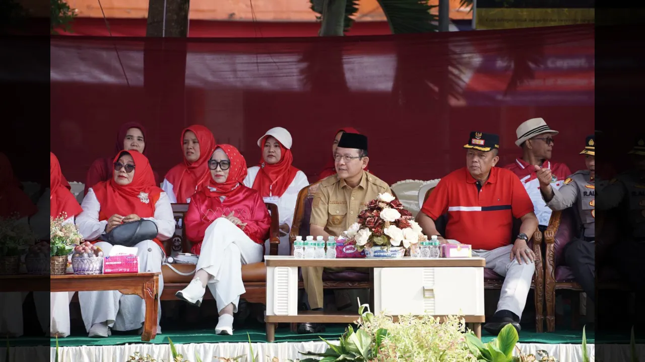Walikota Payakumbuh Zulmaeta terpukau di panggung kehormatan