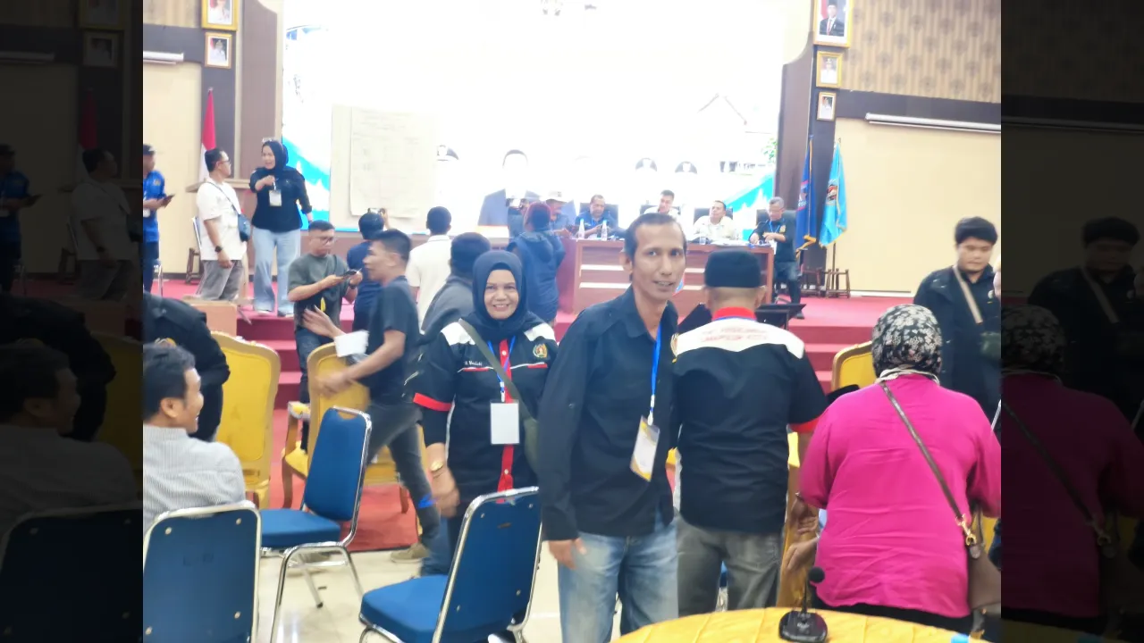 Aspon Dedi Menang 13-7, Kembali Pimpin PWI Paliko_1