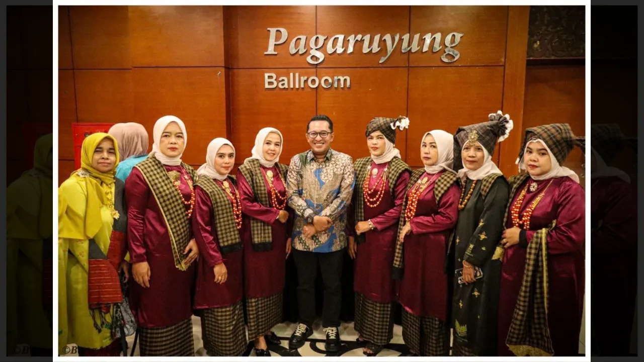 Bupati Eka Putra bersama pengurus BKTD Jabodetabek