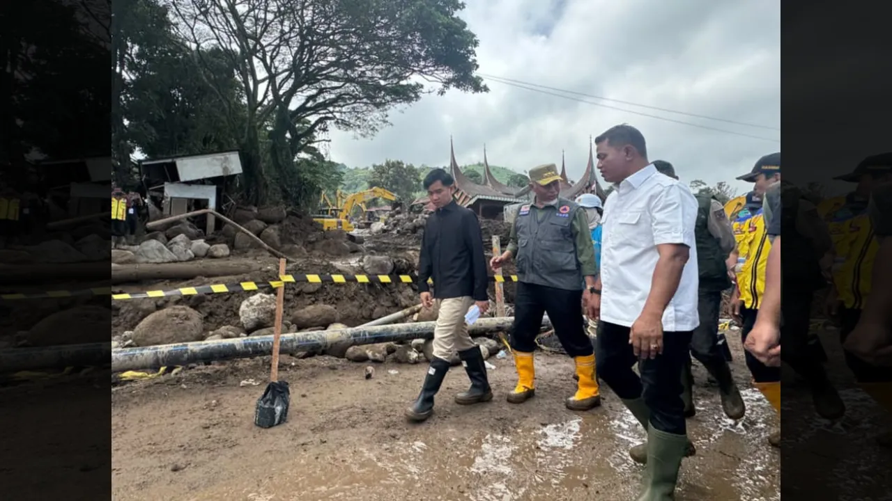 Wapres Gibran Tinjau Banjir Bandang Solok, Pelayanan Publik, Jalan dan Jembatan Jadi Prioritas