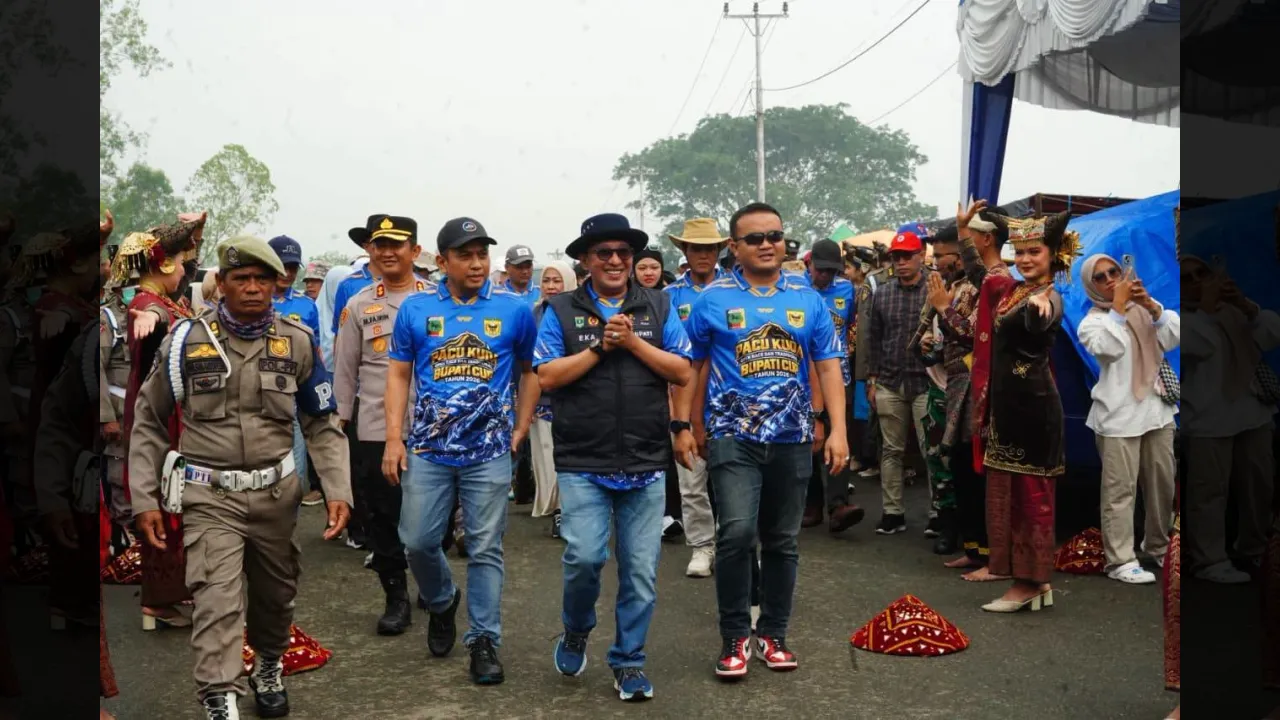 Eka Putra menghadiri sekaligus melepas pacukuda Bupati Cup 2026